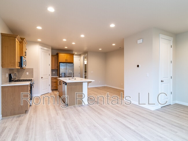 Photo - 18609 NE 44th Ave