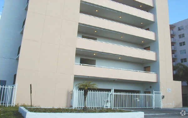 River Breeze Villas Condominiums - River Breeze Villas Condominiums