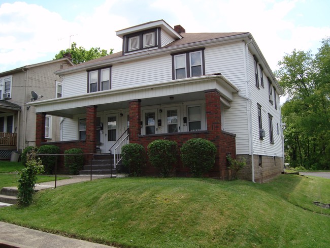 4-Plex Front - 2028 Oregon Ave Unit 2nd Fl