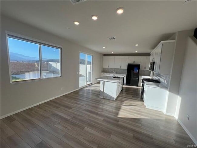 Photo - Spacious and beautifully appointed 5-bedroom, 3-bathroom home