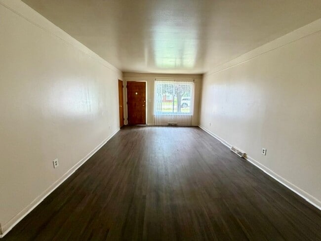 Photo - Totally Updated 2-Bedroom, 1-Bathroom Townhouse for Lease – Inkster