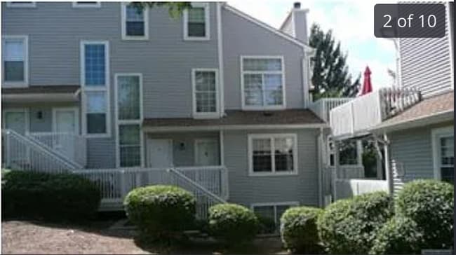 Photo - 2 Markham Cir