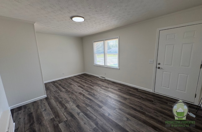 Photo - 111 Fowler Rd