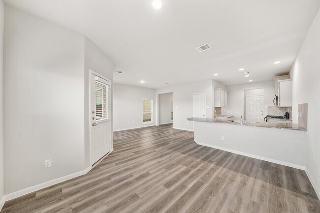 13313 Nabob Dr
