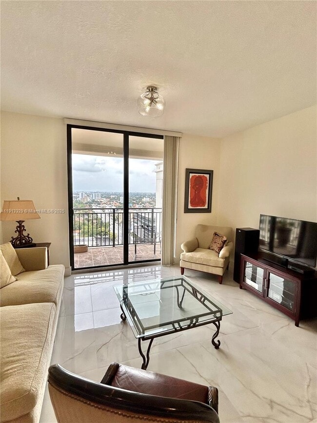 Photo - 888 Douglas Rd Unidad PH05 Rental