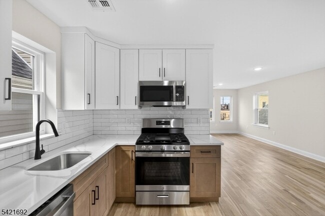 Building Photo - 455 Fulton St