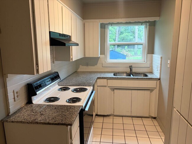1303/1305 MULBERRY ST.