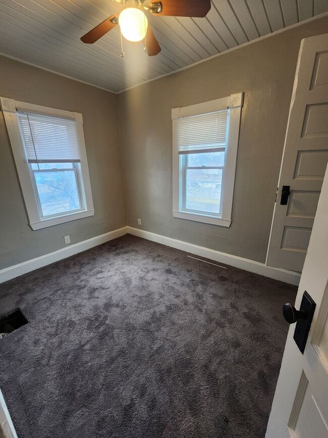 Photo - Spacious 3 Bedroom Duplex Near 10th and Sherman Dr.