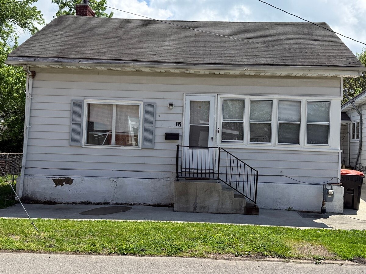 Photo - 17 Poplar Ave