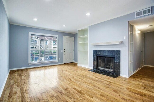 Photo - 1860 White Oak Dr Unit 307