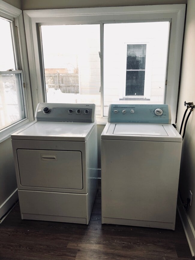 Photo - 4 Bedroom 2 Bath South Wedge, Close to U o...