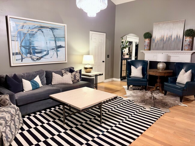 Photo - 1044 Hummingbird Ln