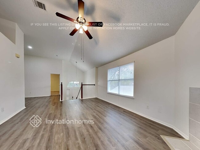 Photo - 2107 Camelot Dr