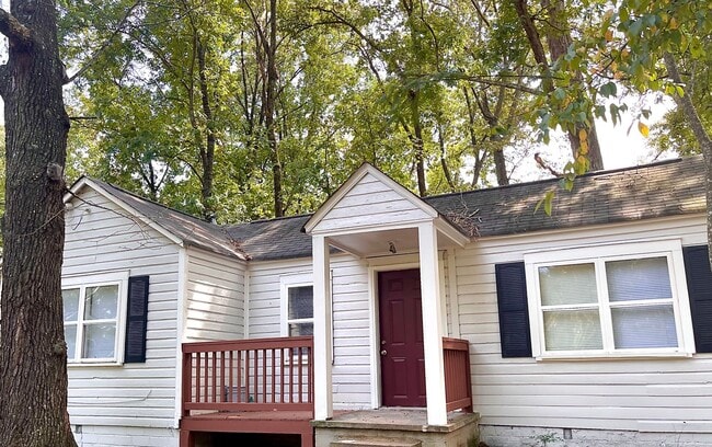 Building Photo - Adorable 2 Bed/1 Bath Bungalow in Forest P... Rental