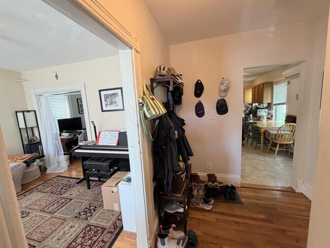 Photo - 46 Trull St Unit 1