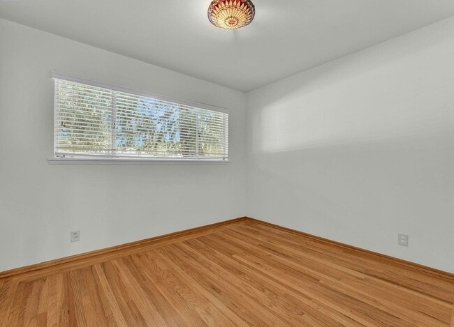 Photo - 8425 Pioneer Dr