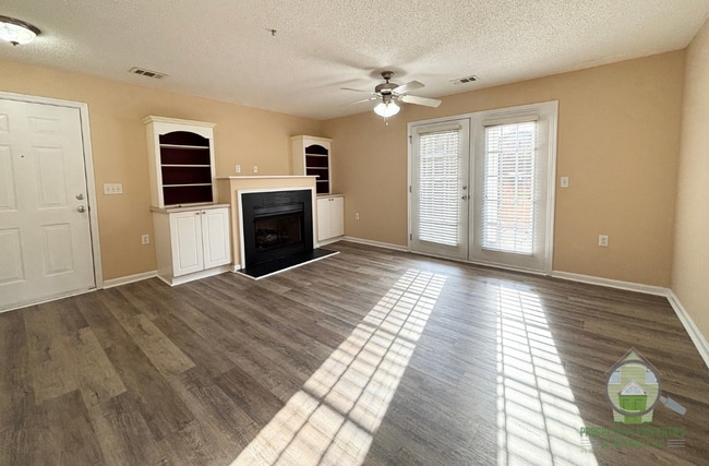 Photo - 105 McKenna Cir