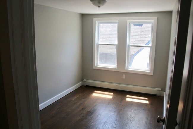 Photo - 17 Middleton St Unit 2