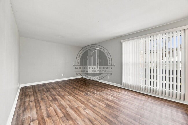 457 White Dr Unit A13
