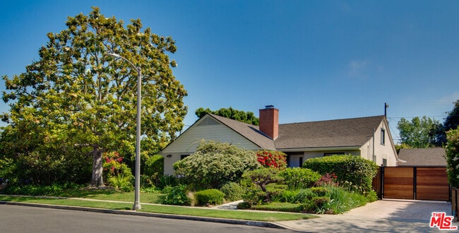 Photo - 3363 Colbert Ave