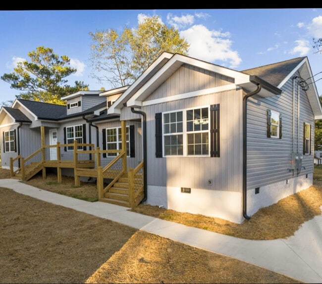 809 Willeve St SE Unit A