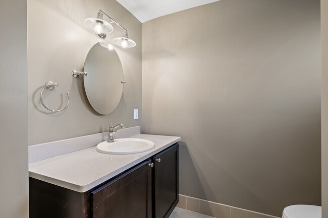 Upper 1B Unit Bathroom