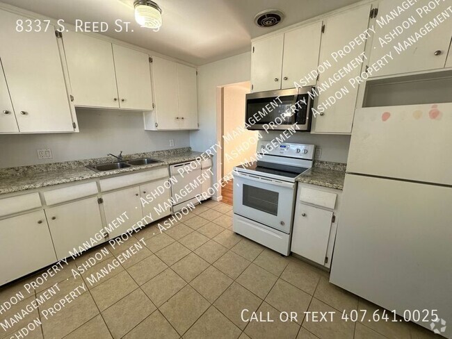 Building Photo - Updated 2 Bed 1 Bath Unit 3 Rental