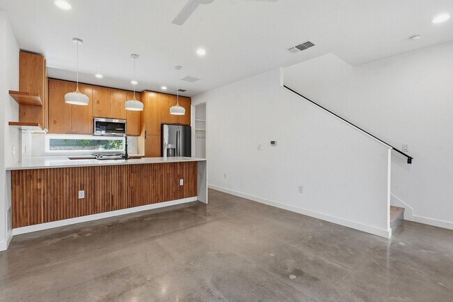 Photo - 1707 Deloney St