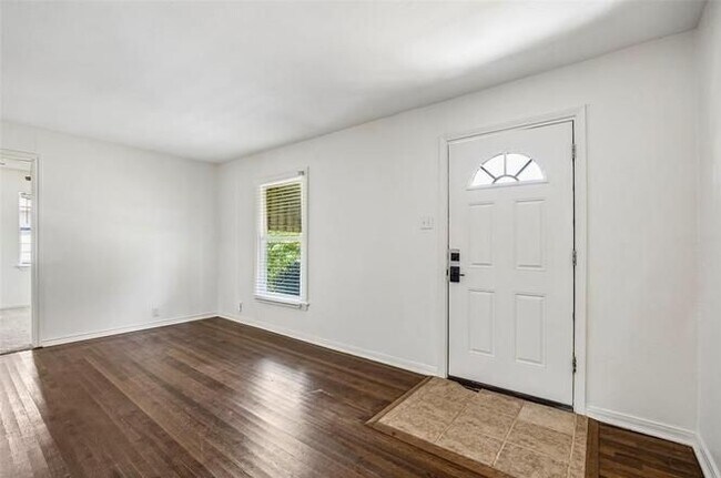 Photo - 4426 Kelton Dr