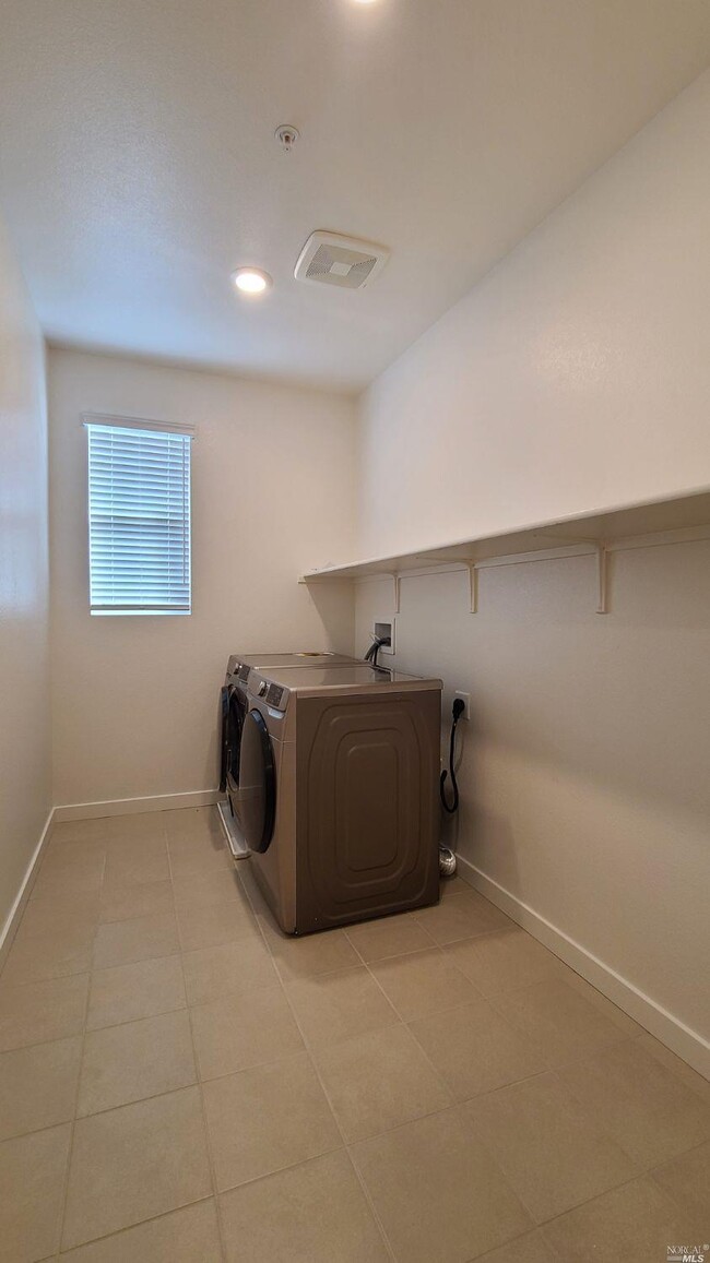 Photo - 2402 Indigo Dr