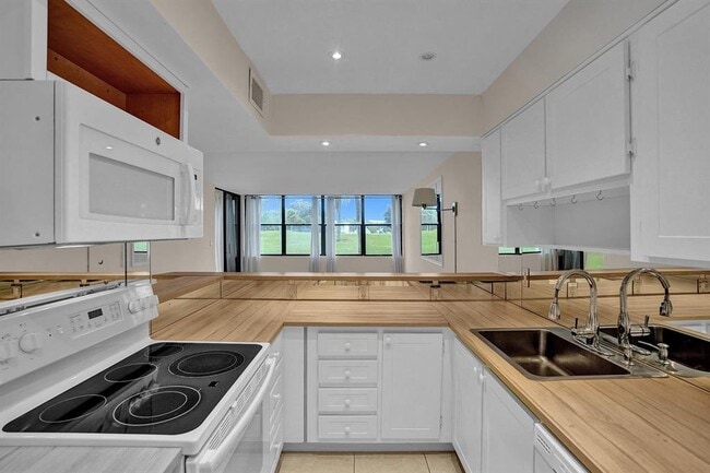 Photo - 16300 Golf Club Rd Unit 109