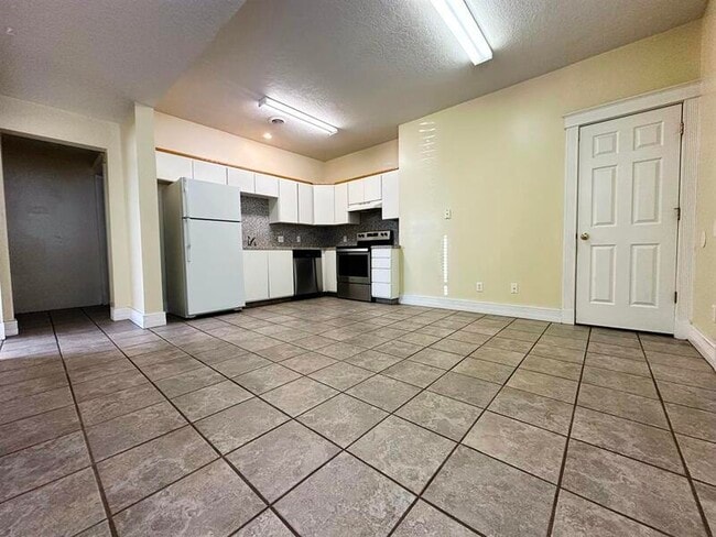 Photo - 18 N 200 E Unit 105