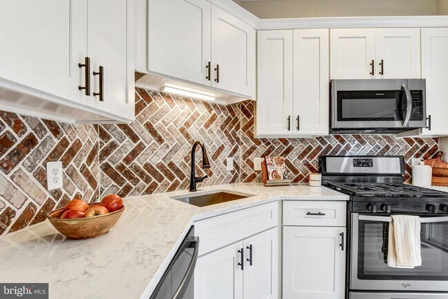 Photo - 12527 Heykens Ln