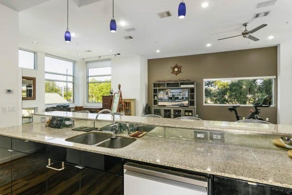 Photo - 102 Quitman St Unit 201