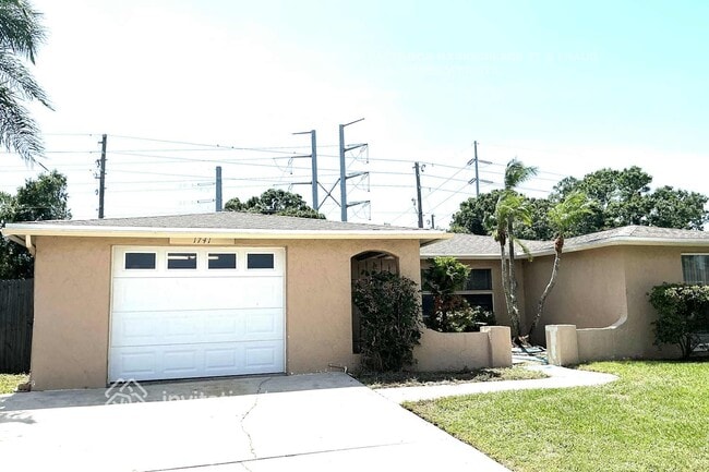 Building Photo - 1741 Dartmouth Dr