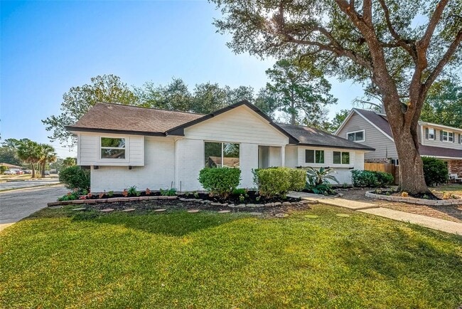 Building Photo - 23130 Bayleaf Dr Rental