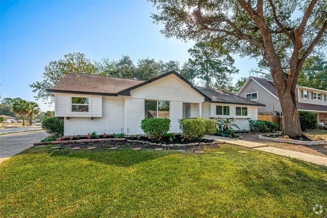 Building Photo - 23130 Bayleaf Dr Rental