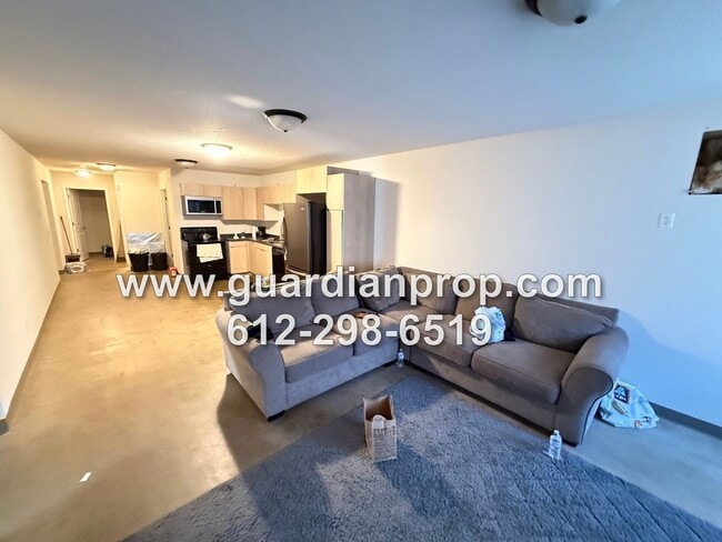 Building Photo - 7535 Cloman Way E Unit A