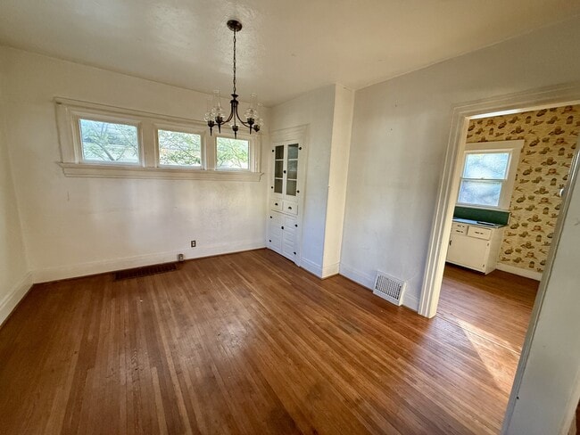 Photo - 44 E Parkwood Dr