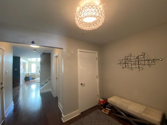 Photo - 805 Rosehill Dr