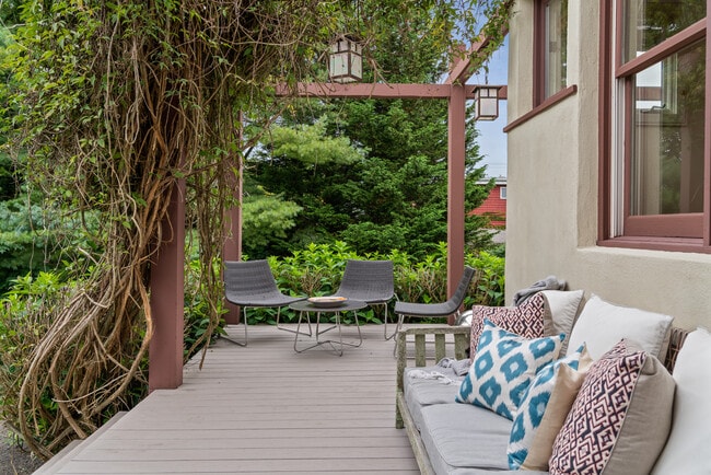 Photo - 175 Ruggles Ave