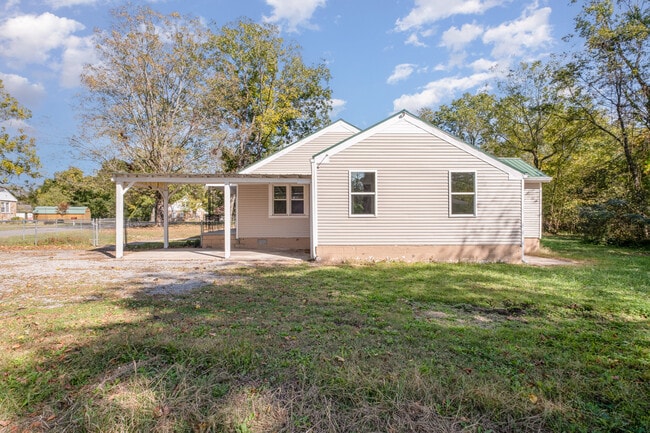 Photo - 417 W Coffee St