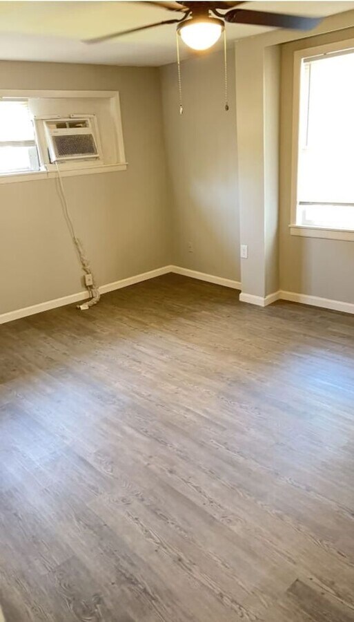 Photo - 902 Adams St Unidad 902-A Adams St