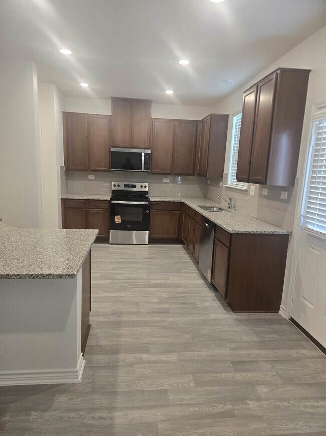 Photo - 7510 Fishbowl Ln