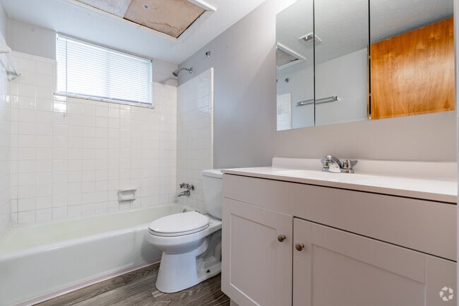 2BR, 1BA - Primary Bathroom