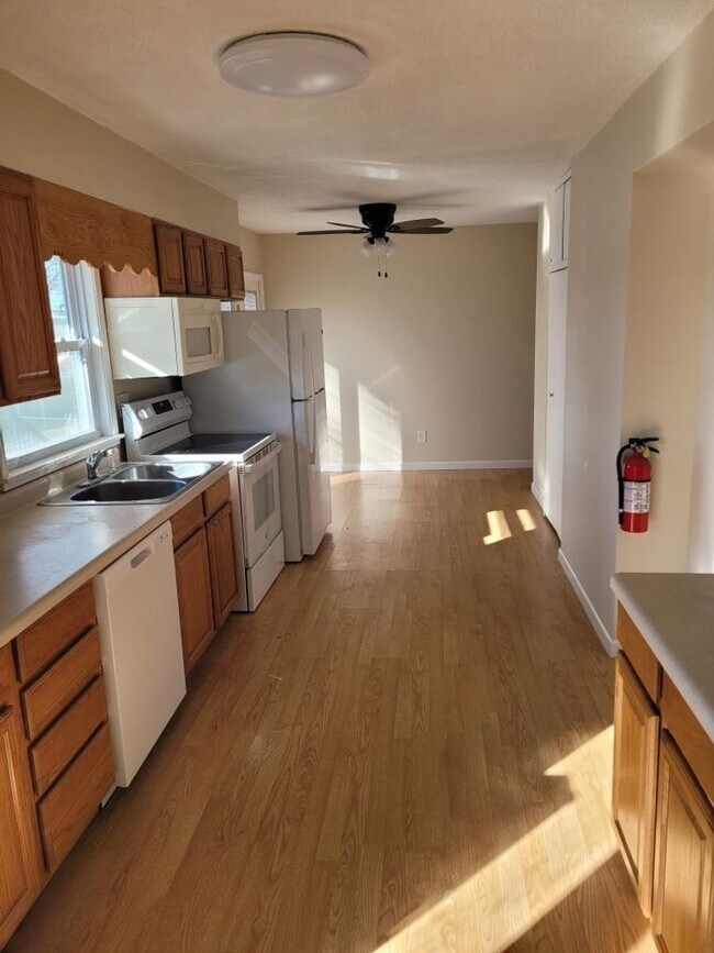 Photo - 3 Bedroom, 2 Bath Single Family Home in Clinton, IA