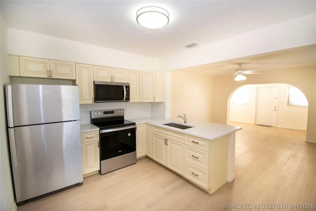 Photo - 2547 Roosevelt St
