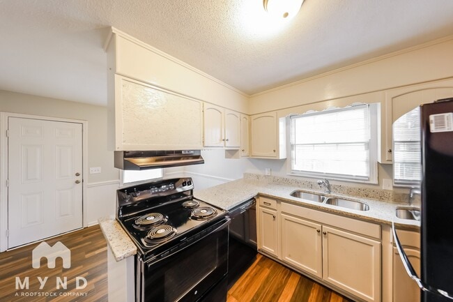 Photo - 609 23rd Ln NW