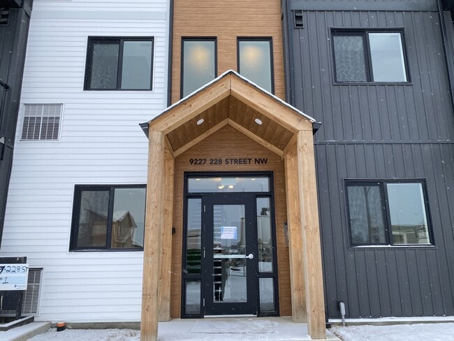 Photo - 9227-9228 228 St NW
