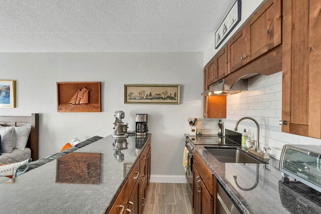 Photo - 375 Endicott St N Unit 104